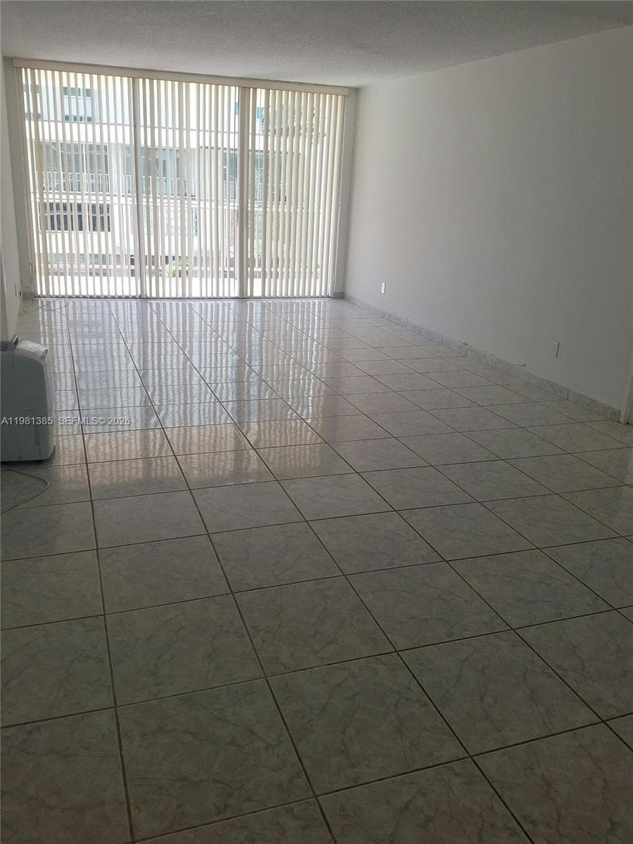 THE CARRIAGE HOUSE CONDO · #416 in Miami Beach - Photo 13