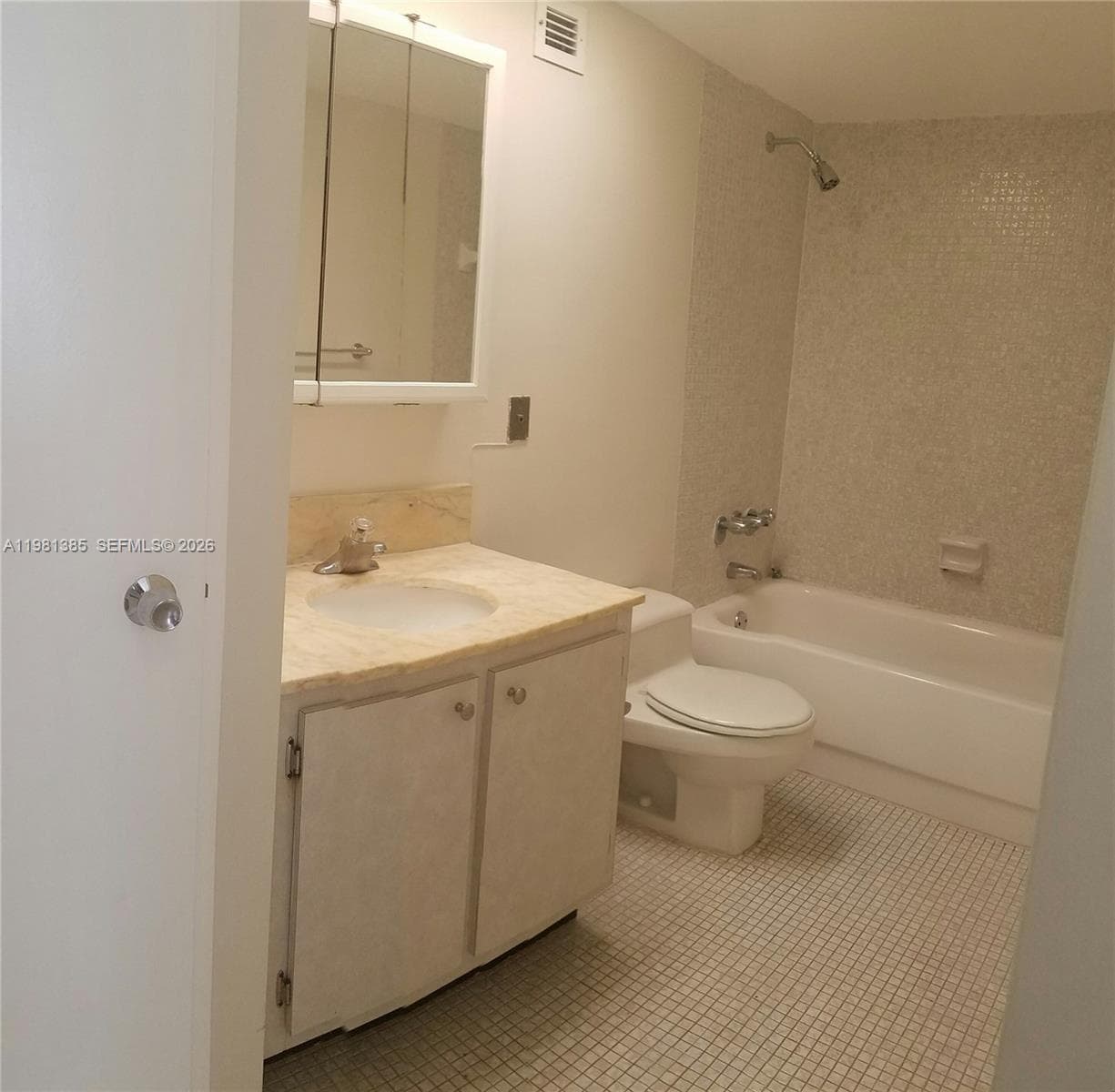 THE CARRIAGE HOUSE CONDO · #416 in Miami Beach - Photo 16