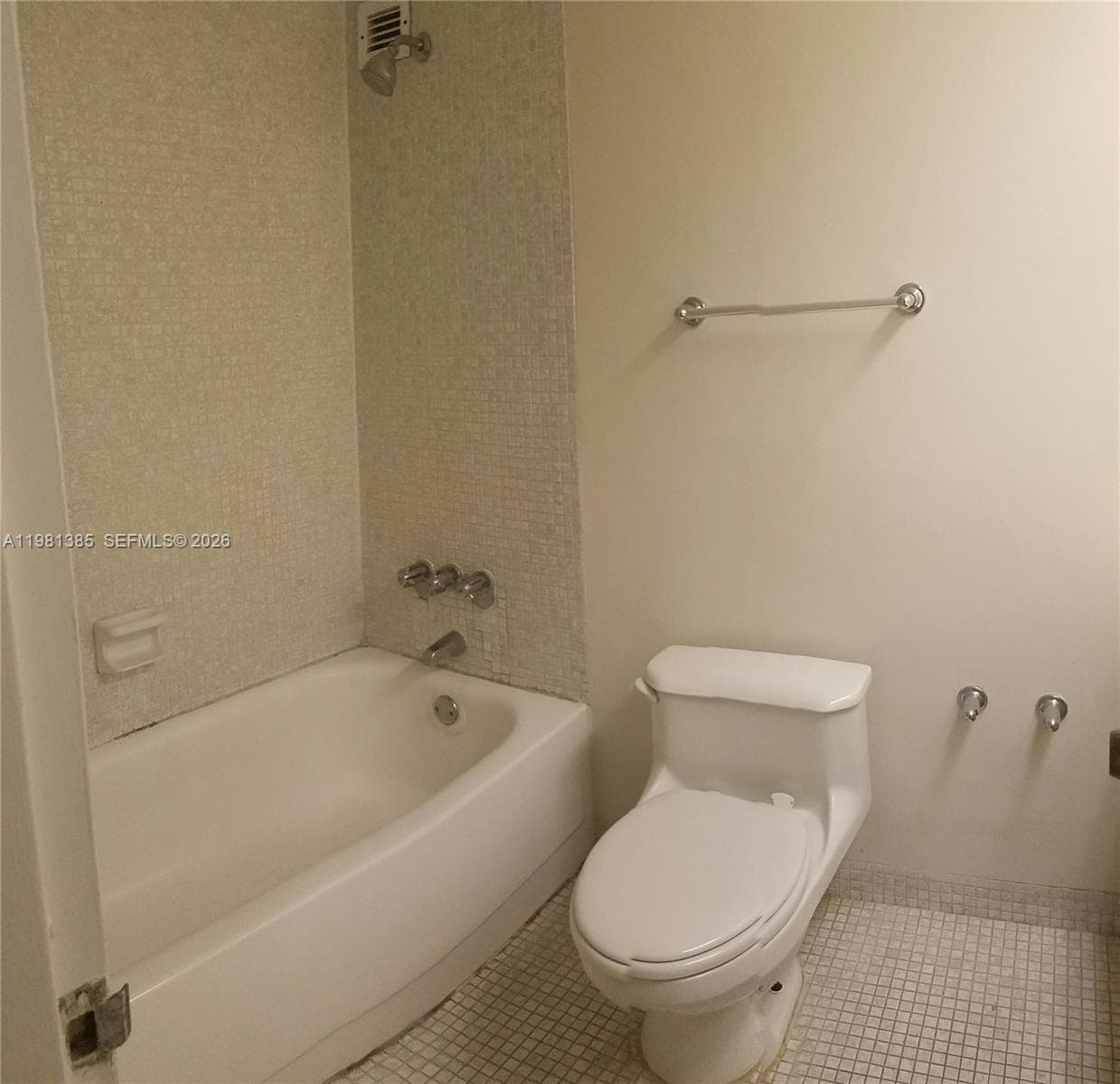 THE CARRIAGE HOUSE CONDO · #416 in Miami Beach - Photo 18