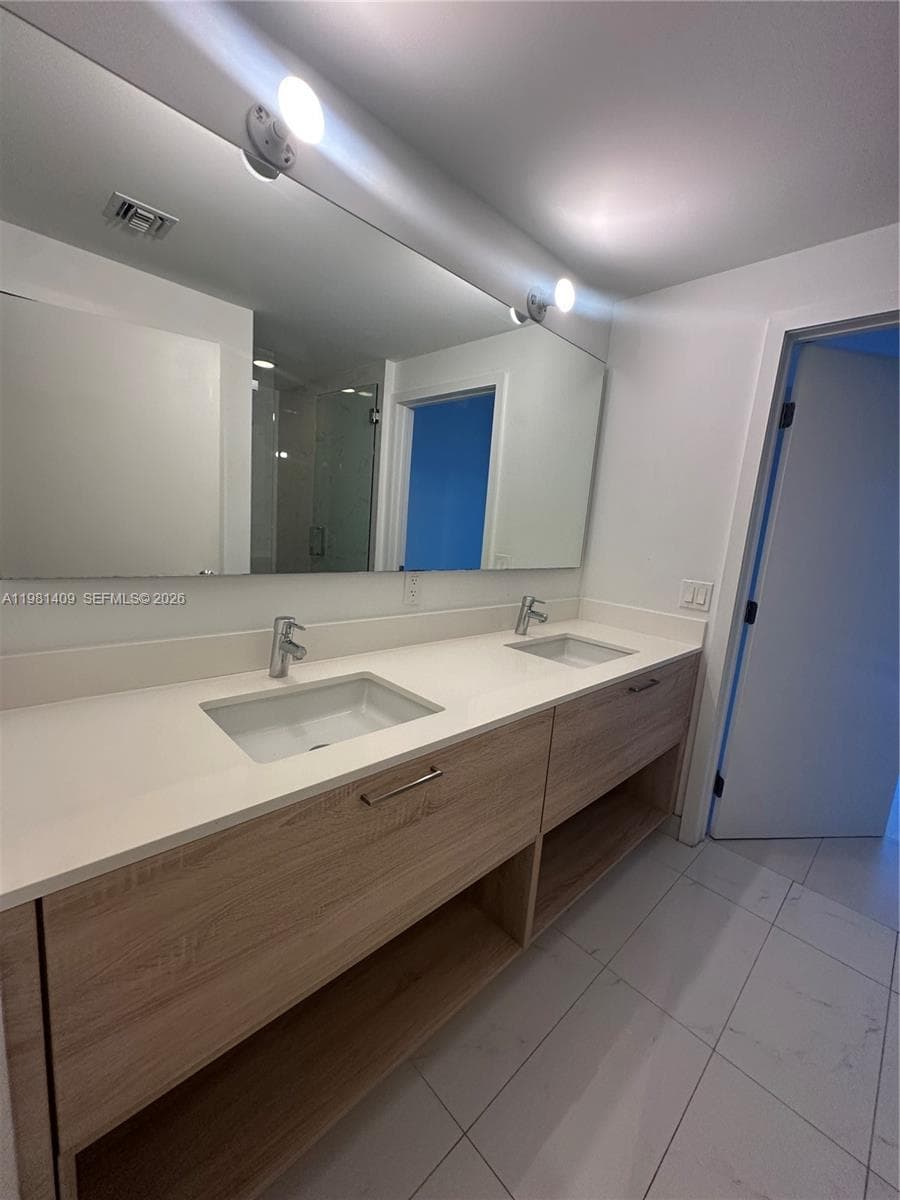 THE HARBOUR SOUTH CONDO · #1120 in North Miami Beach - Photo 6