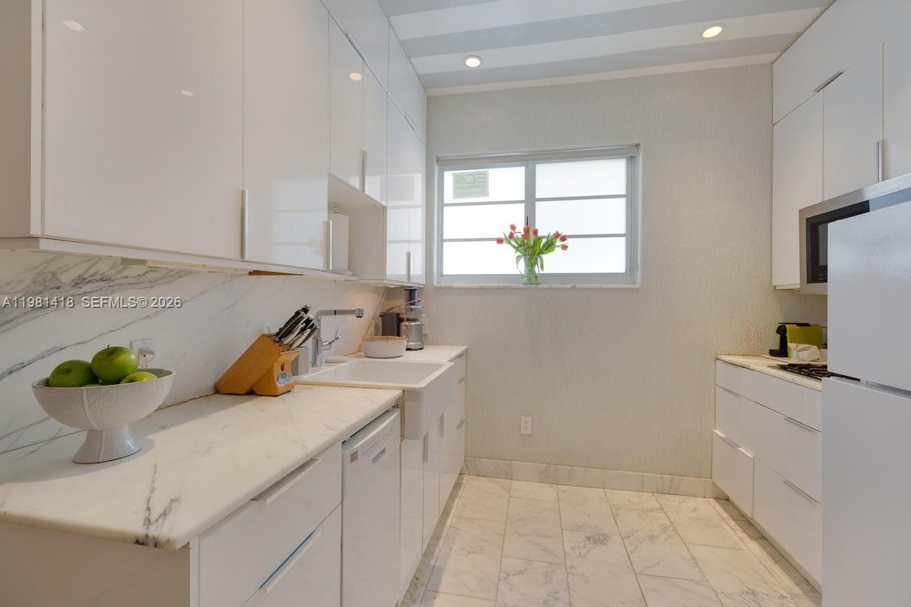 MARJO CONDO · #12 in Miami Beach - Photo 12