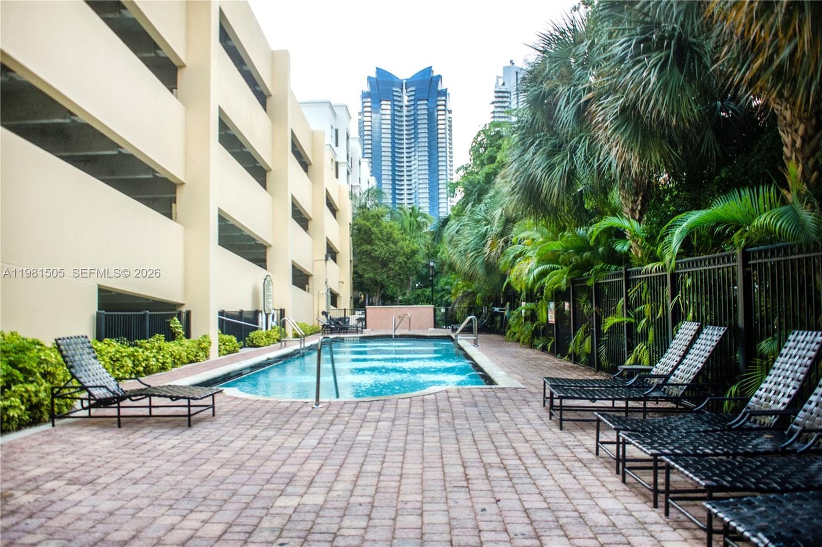 Porto Bellagio · #4203 in Sunny Isles Beach - Photo 43