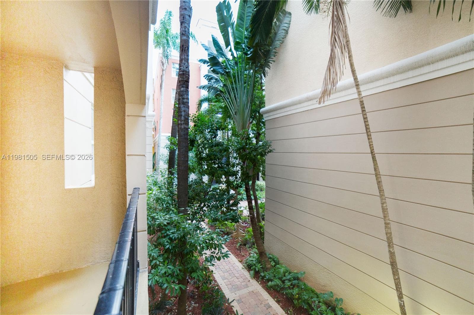Porto Bellagio · #4203 in Sunny Isles Beach - Photo 25