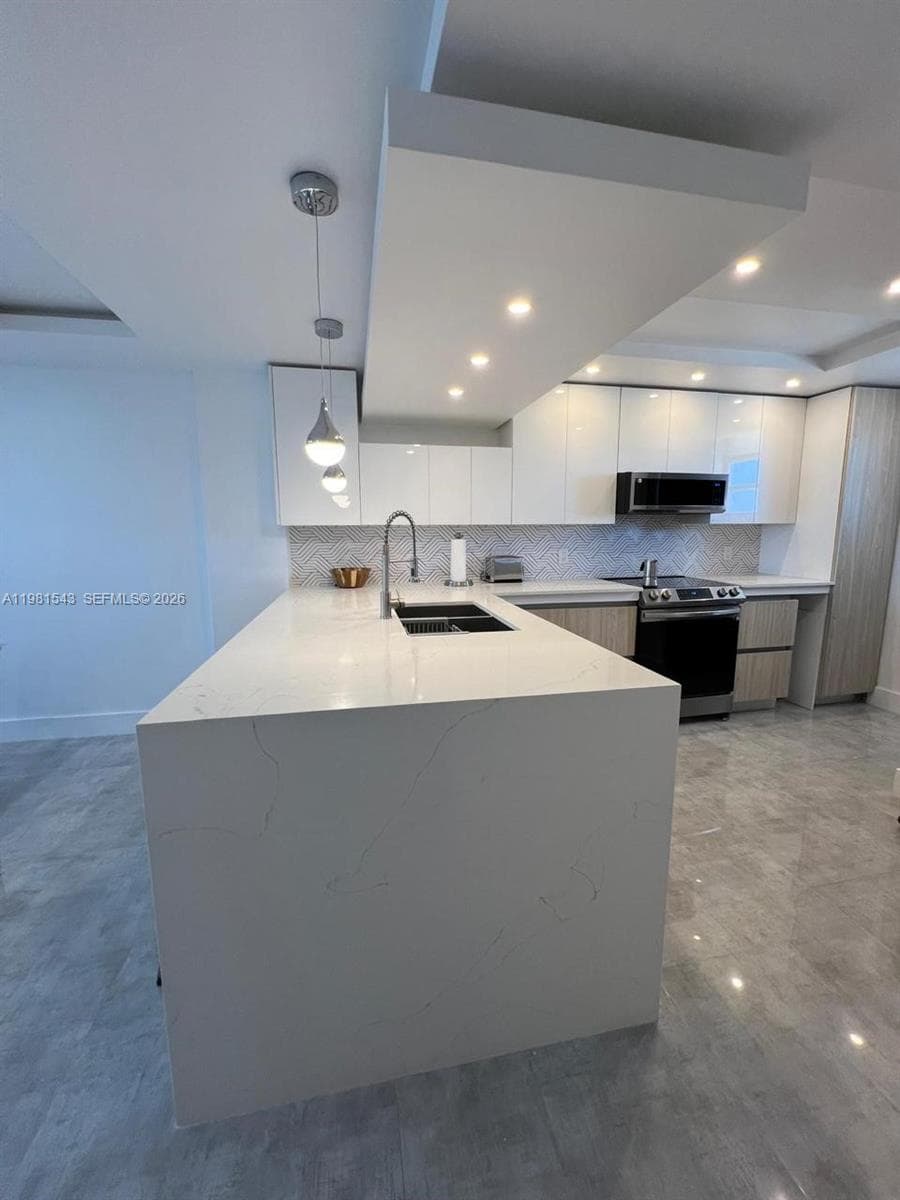 ISLAND SHORES CONDO · #1003 in North Miami Beach - Photo 1