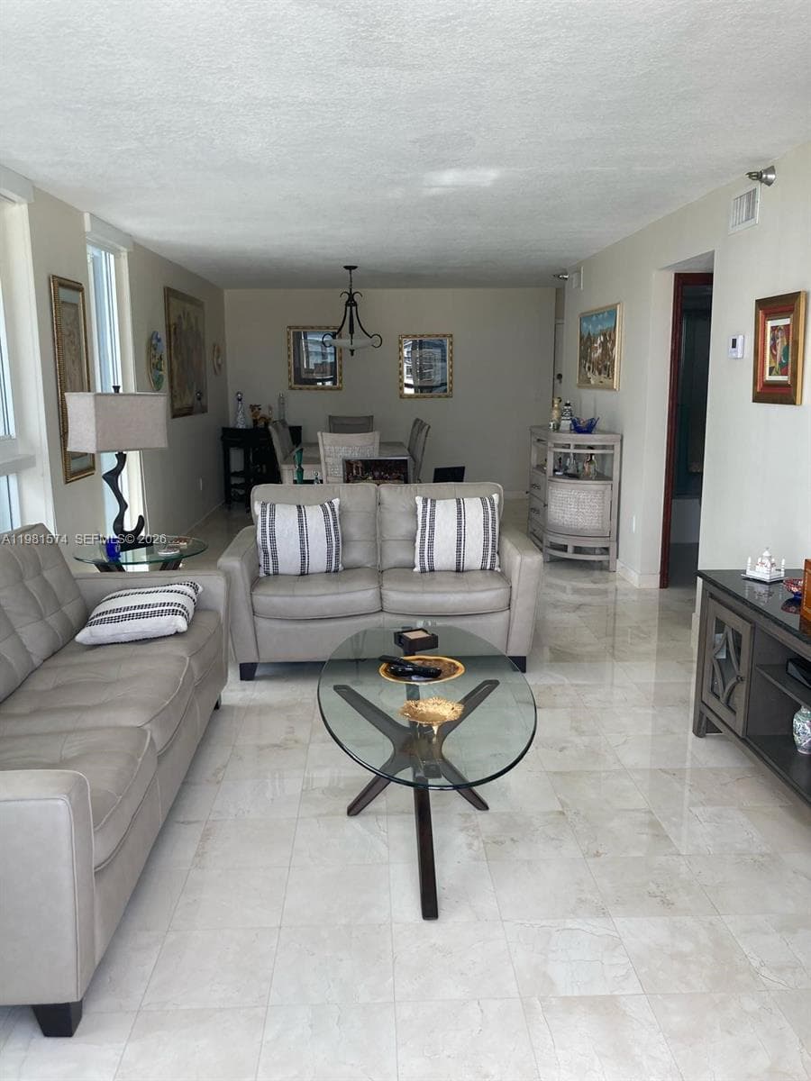 Portugal Towers · #10-1 in Miami Beach - Photo 6