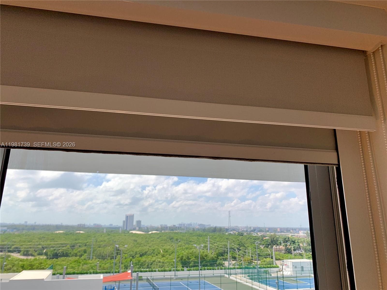 Blinds and black out in both rooms
