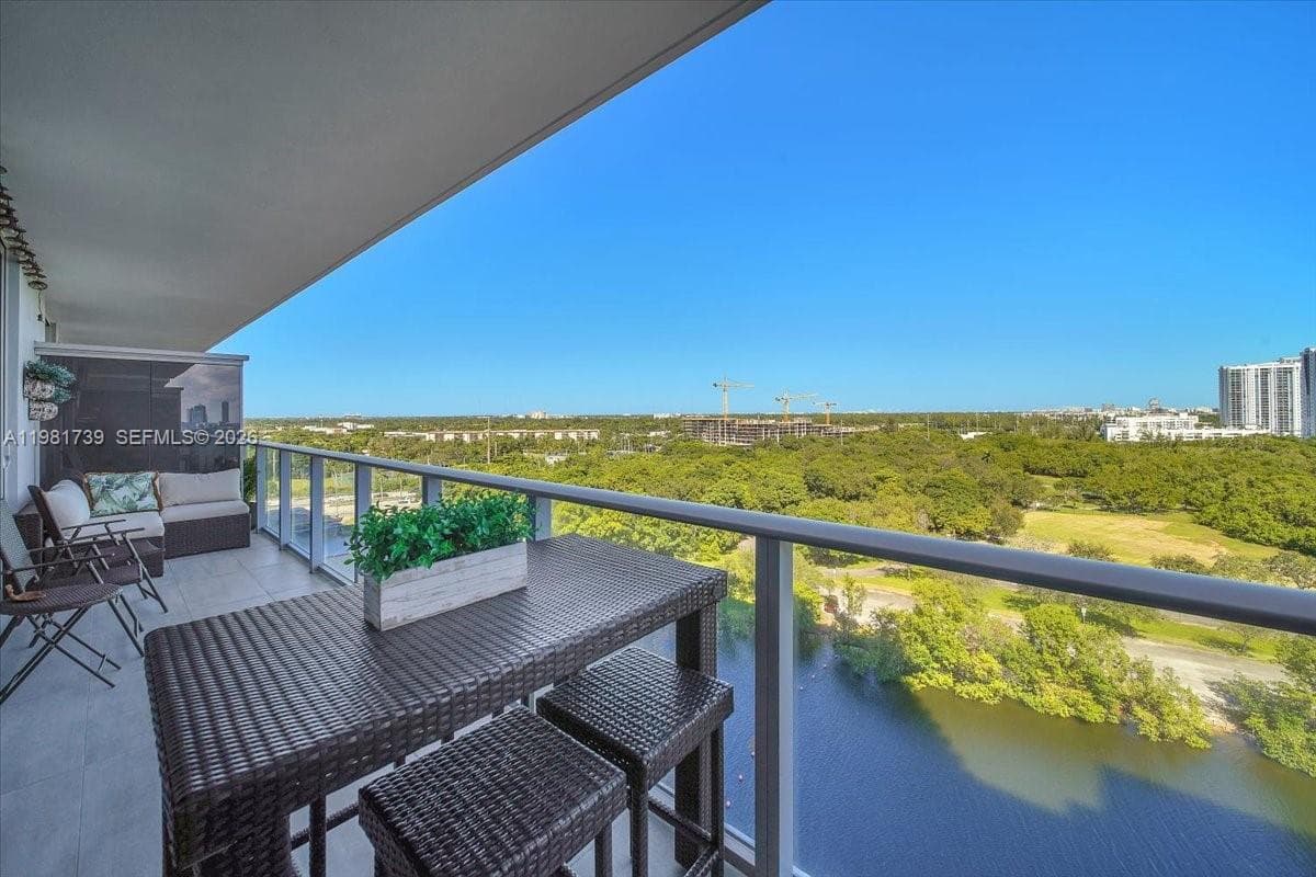 THE HARBOUR NORTH CONDO · #1104 in North Miami Beach - Photo 3