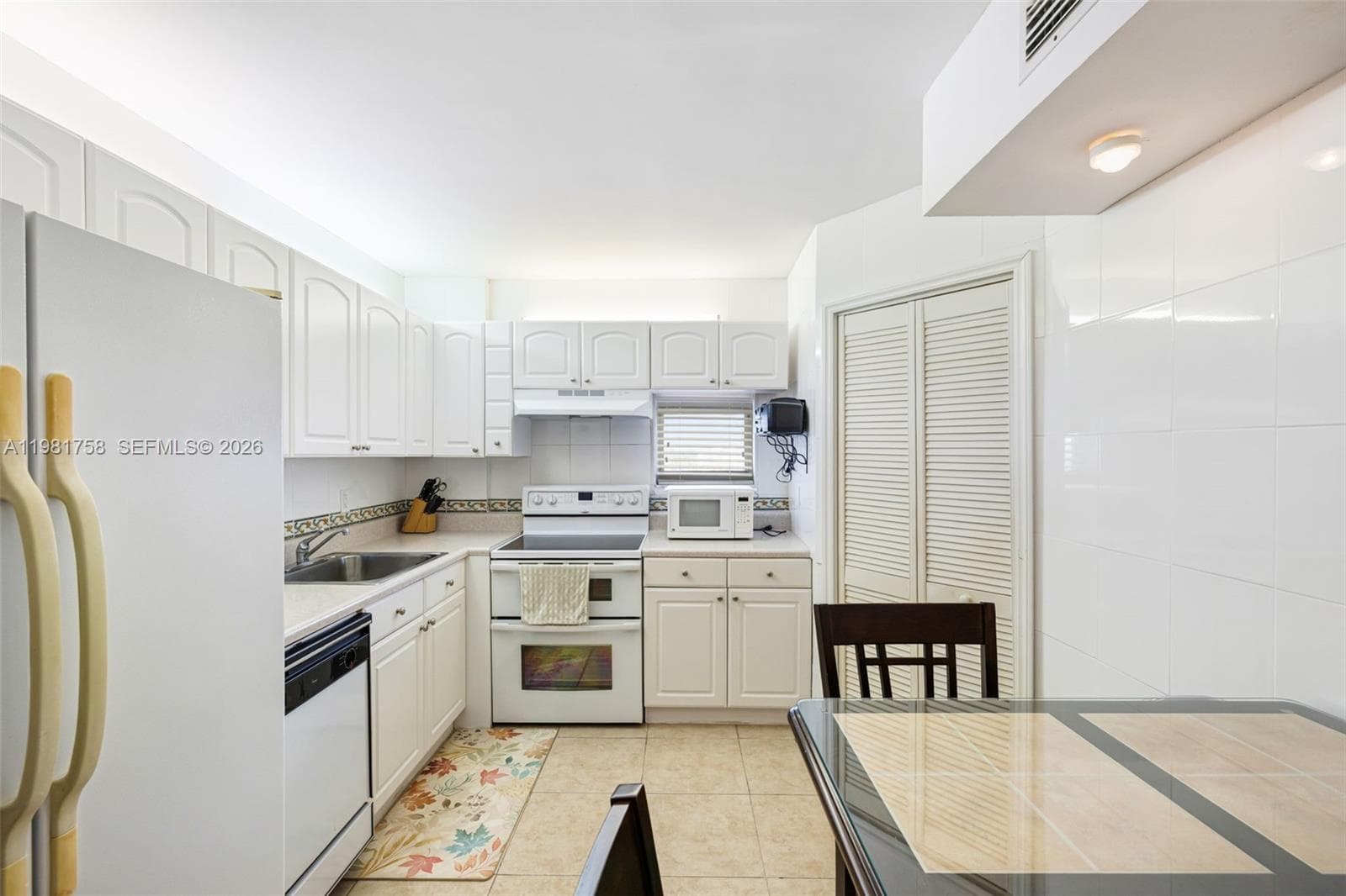 Manatee · #1109 in Surfside - Photo 6