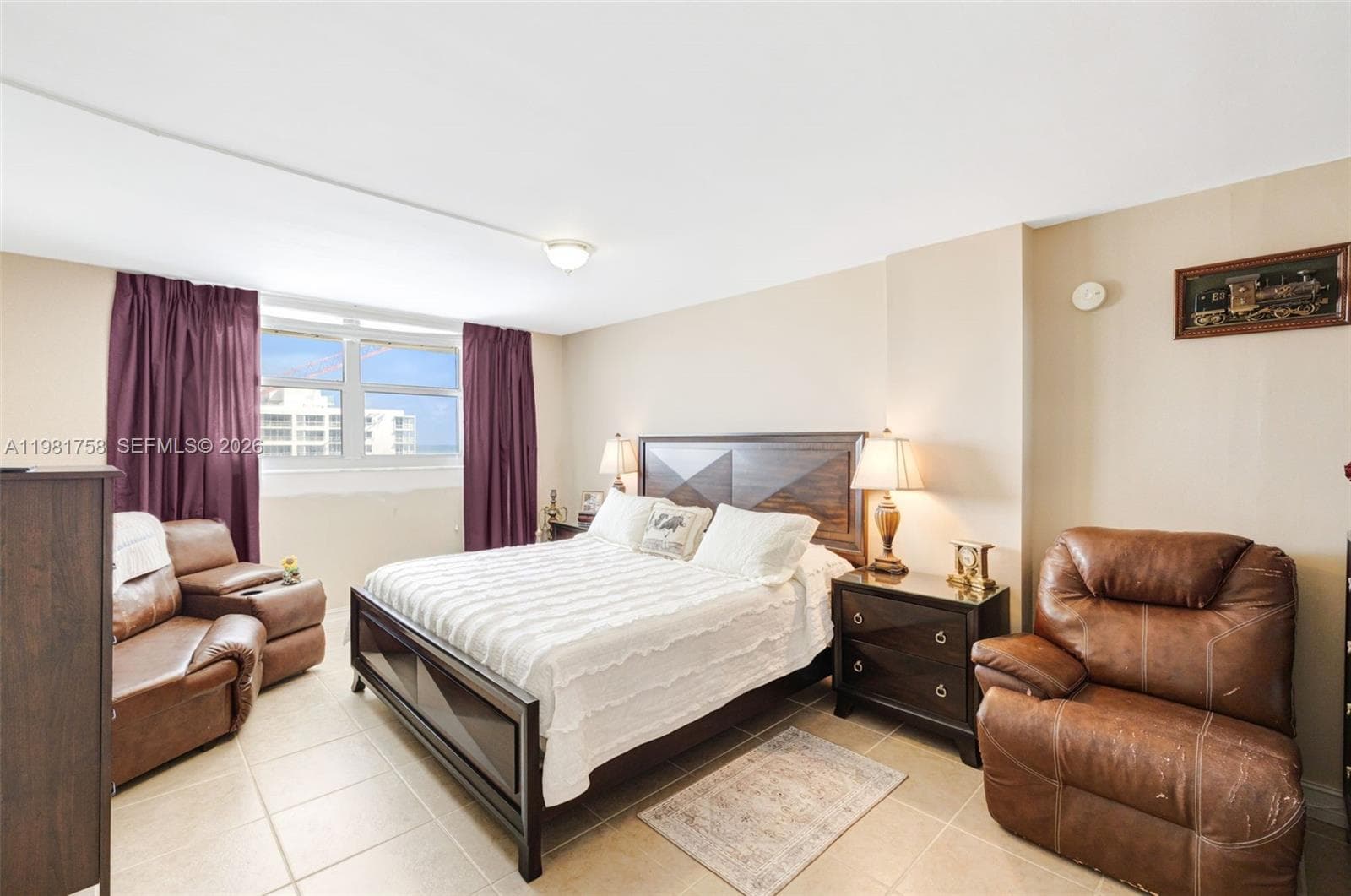 Manatee · #1109 in Surfside - Photo 12