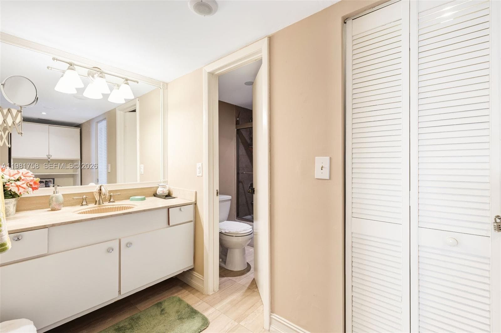 Manatee · #1109 in Surfside - Photo 15