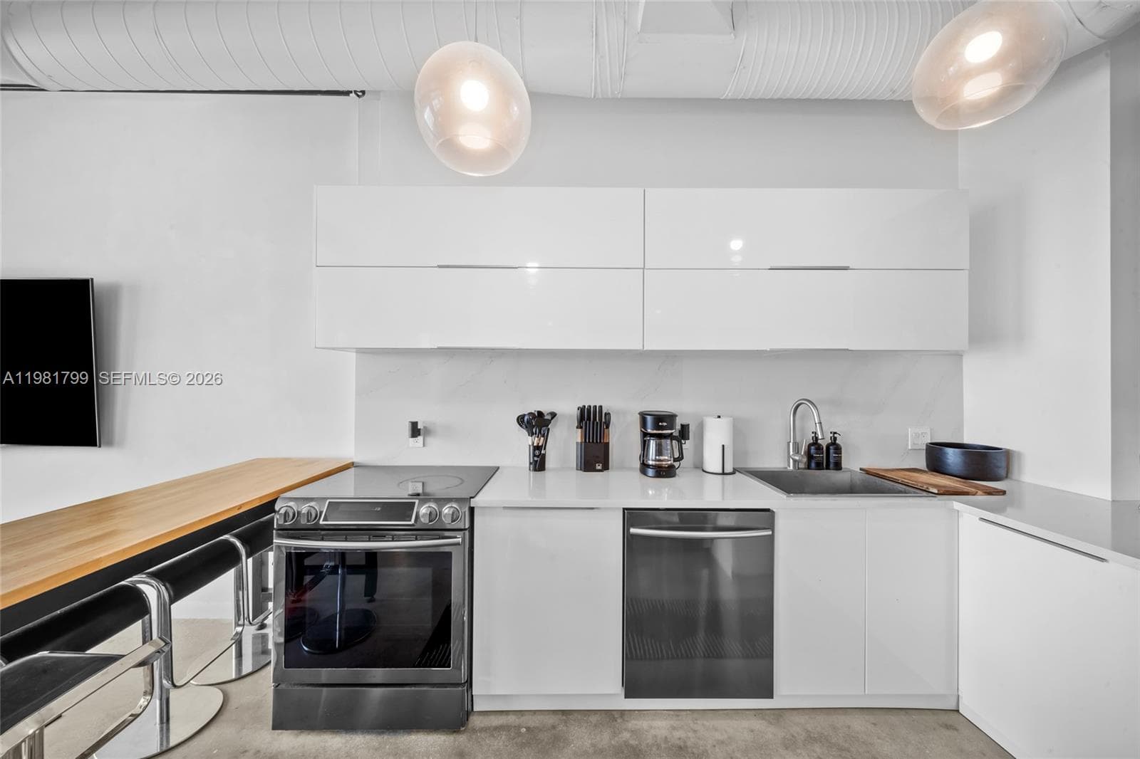 NEO LOFTS ON THE RIVER · #1512 in Miami - Photo 14