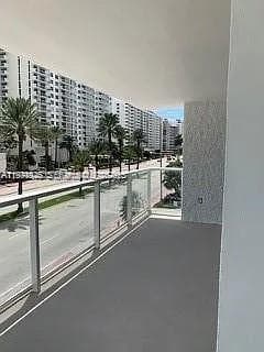 ROYAL EMBASSY CONDO · #3K in Miami Beach - Photo 3