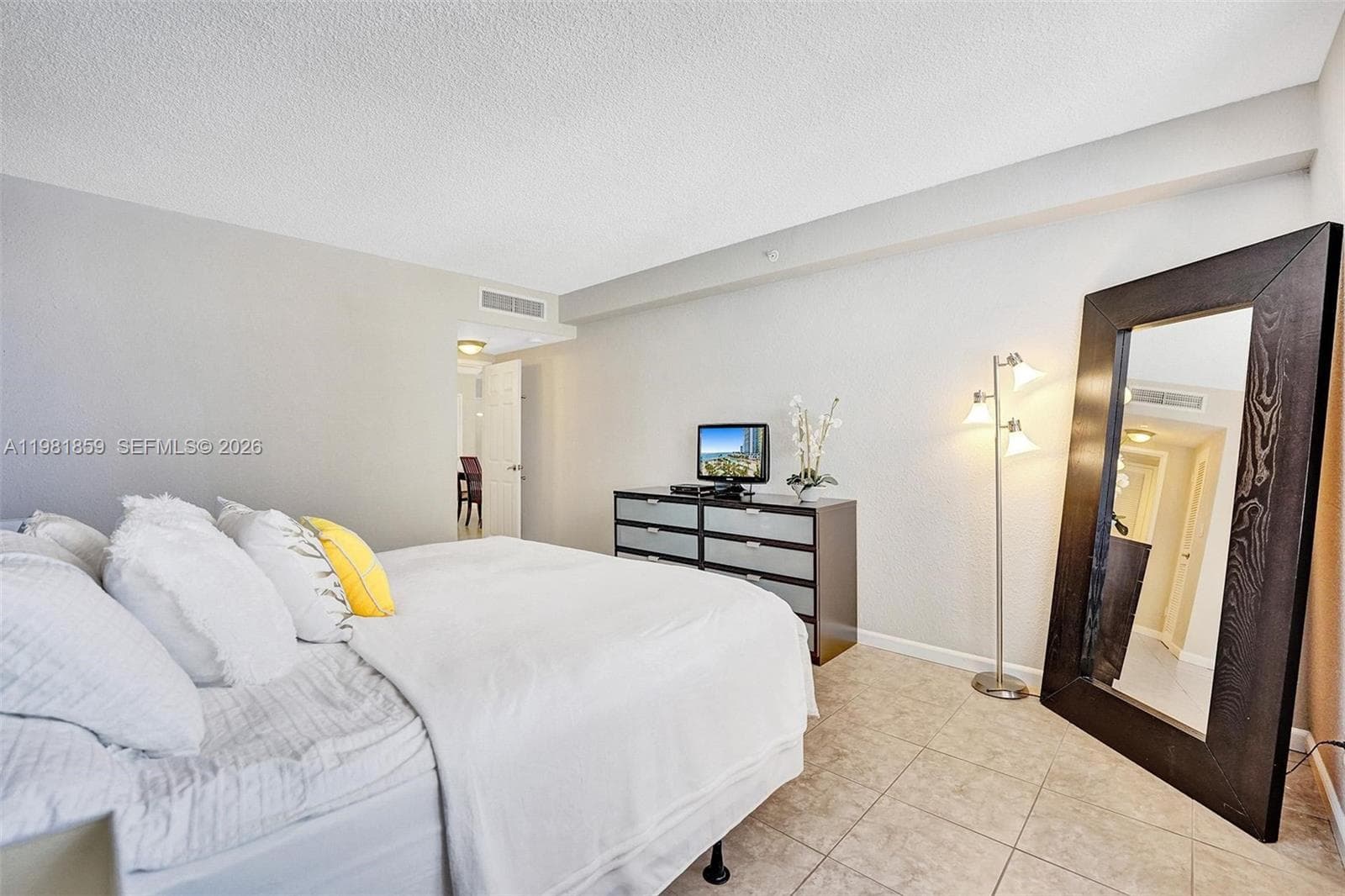 WAVE CONDO · #618 (Available Sep 16) in Hollywood - Photo 19