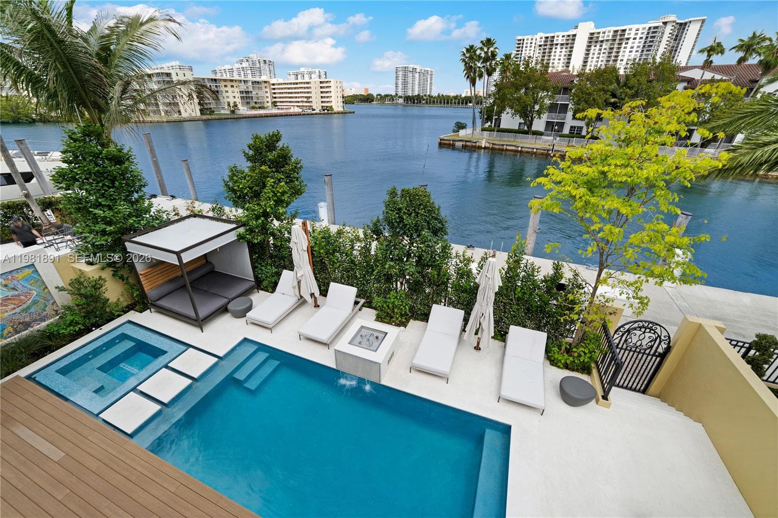 1522 Island Blvd photo 29