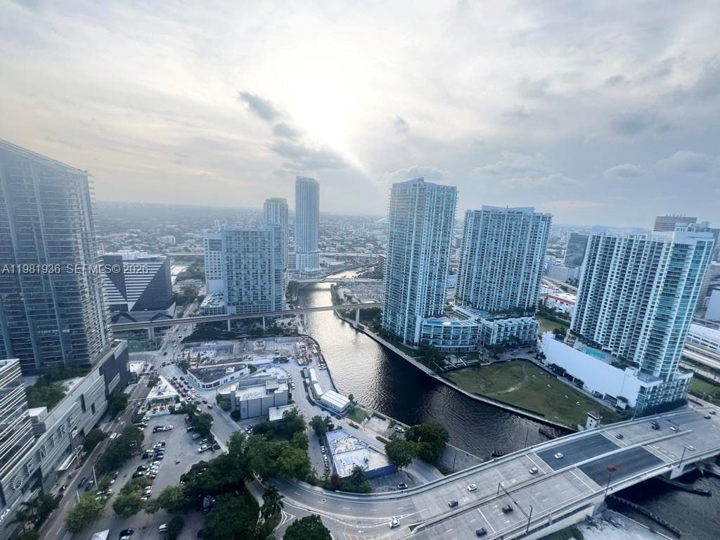 Brickell City Center Reac · #3510 in Miami - Photo 4
