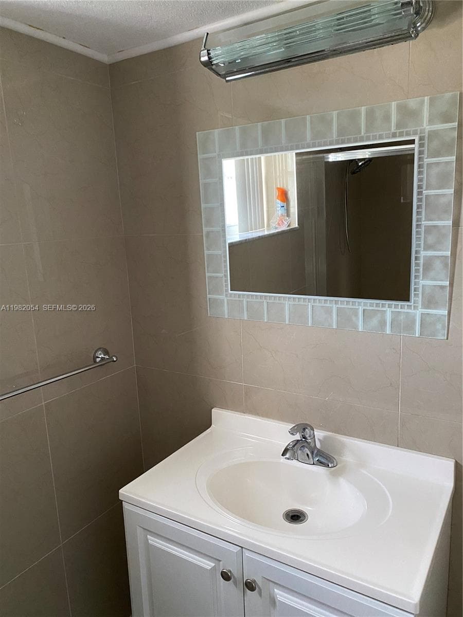 802 NE 26th Ave #802 photo 5