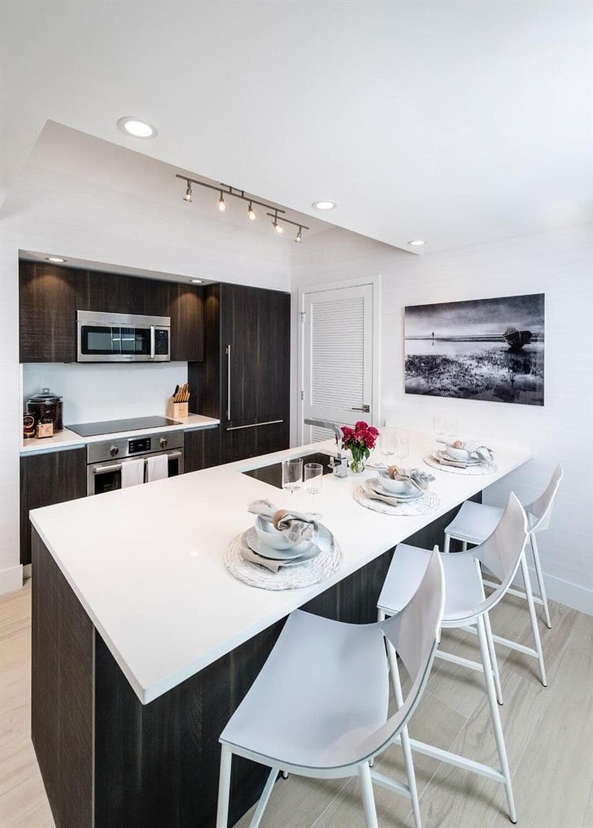 Apartments-for-Rent-LasOlas-Int1