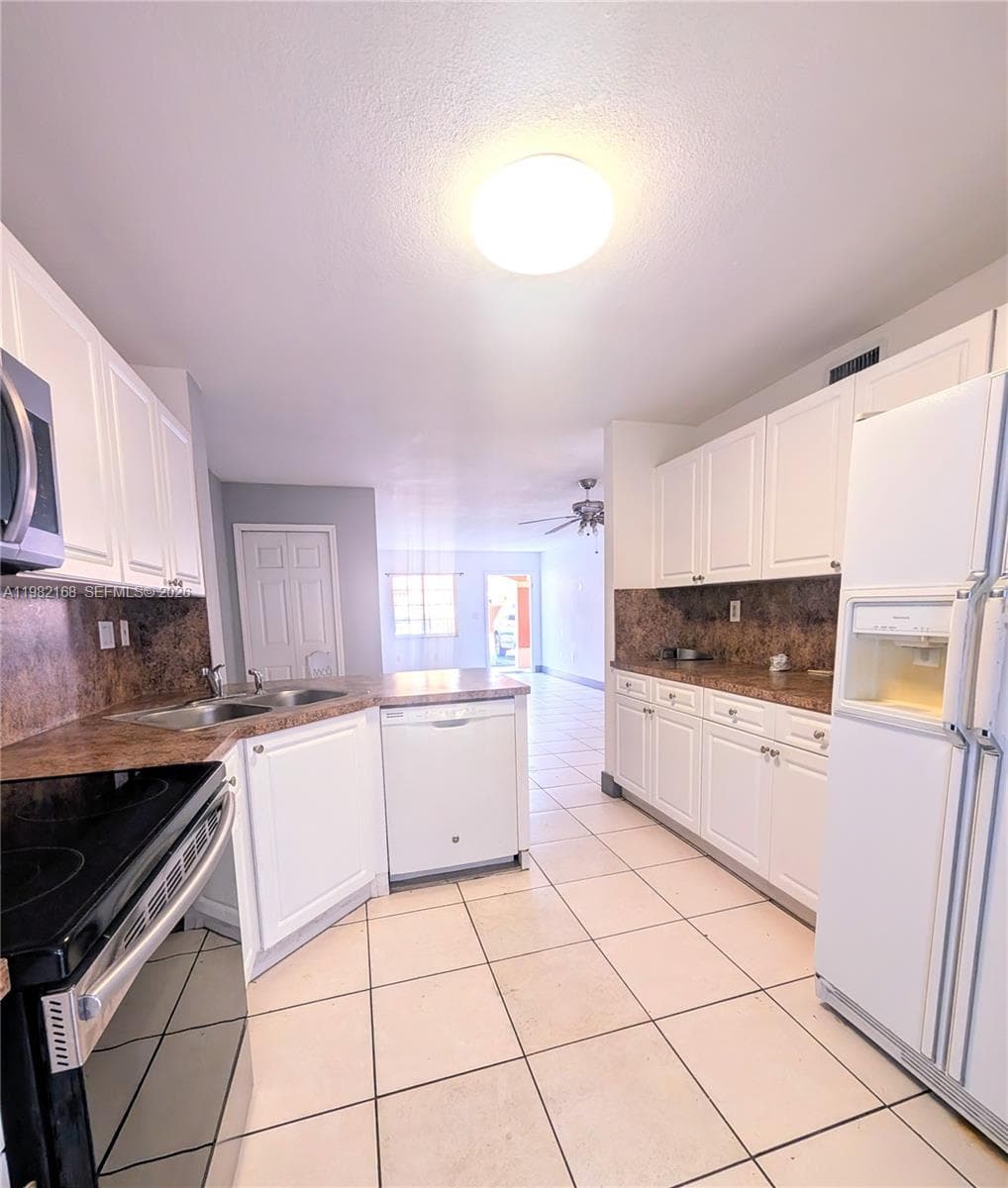 WEST PALM VILLAS III · #109 in Hialeah - Photo 6