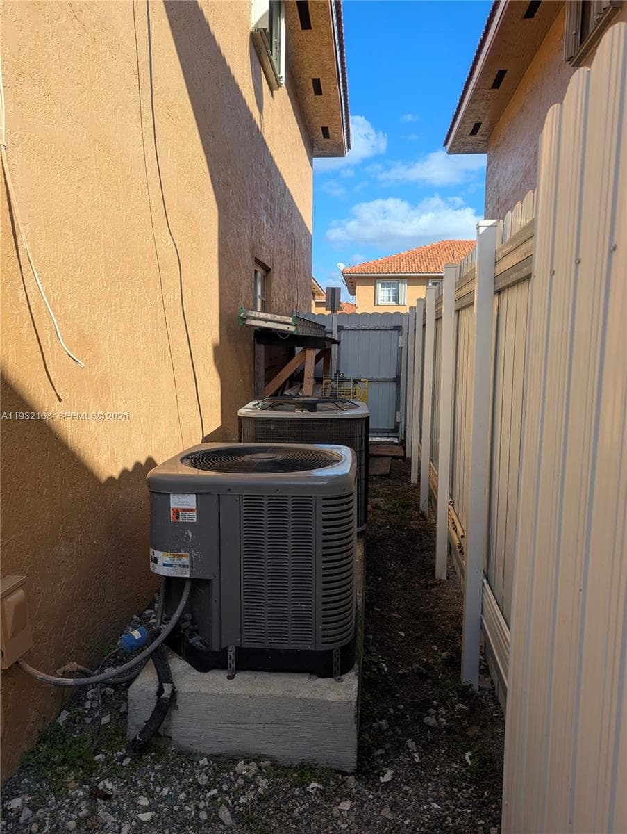 WEST PALM VILLAS III · #109 in Hialeah - Photo 5