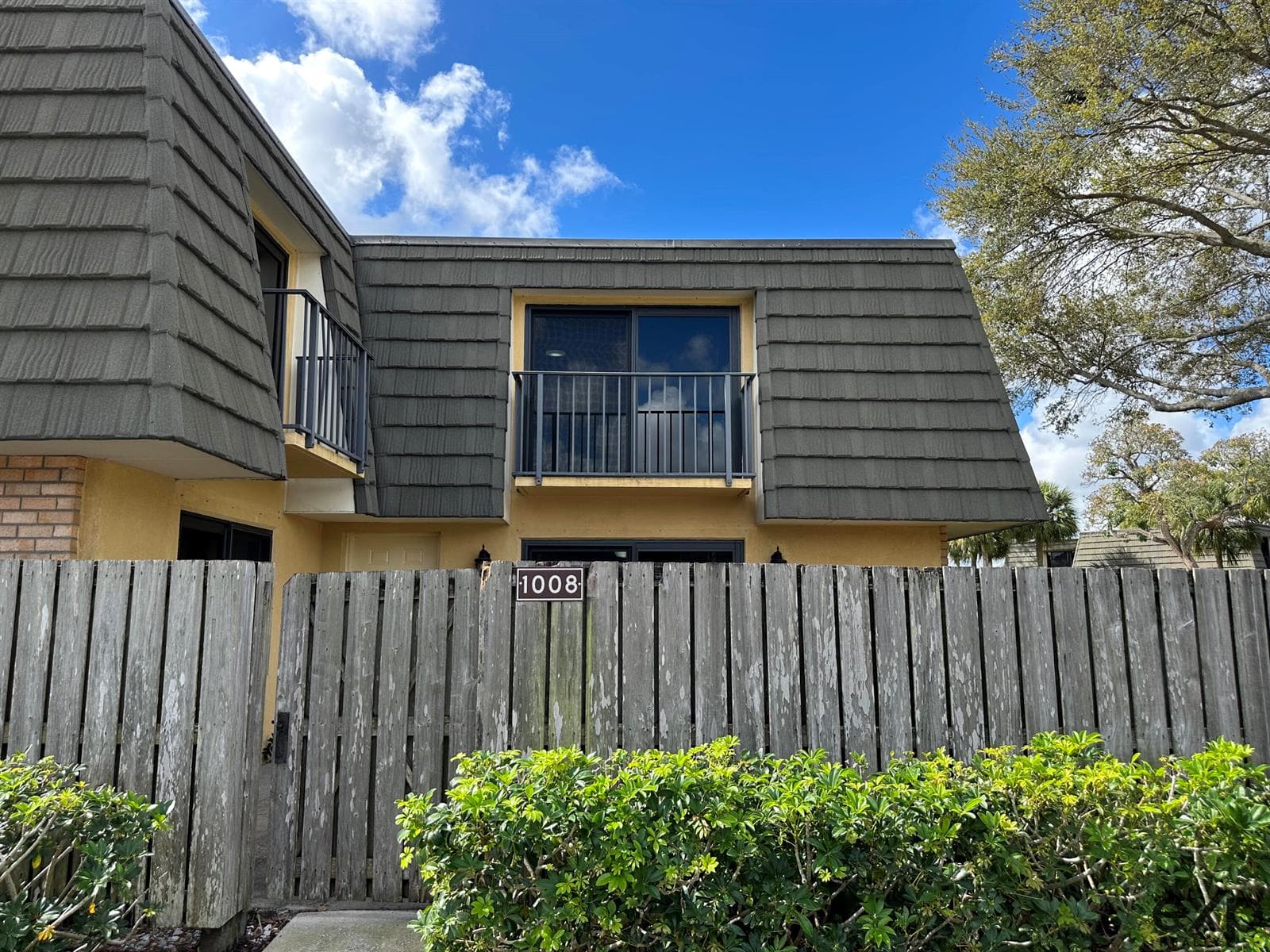 Front exterior2