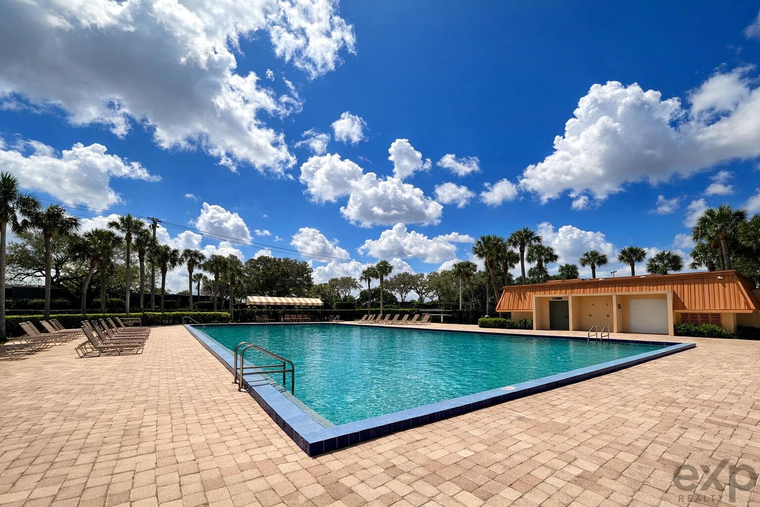 CommunitySwimmingPool2