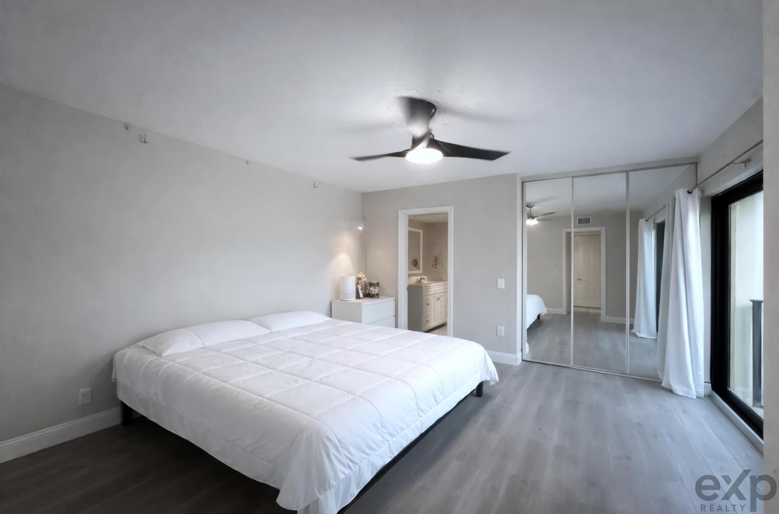 MasterBedroom3
