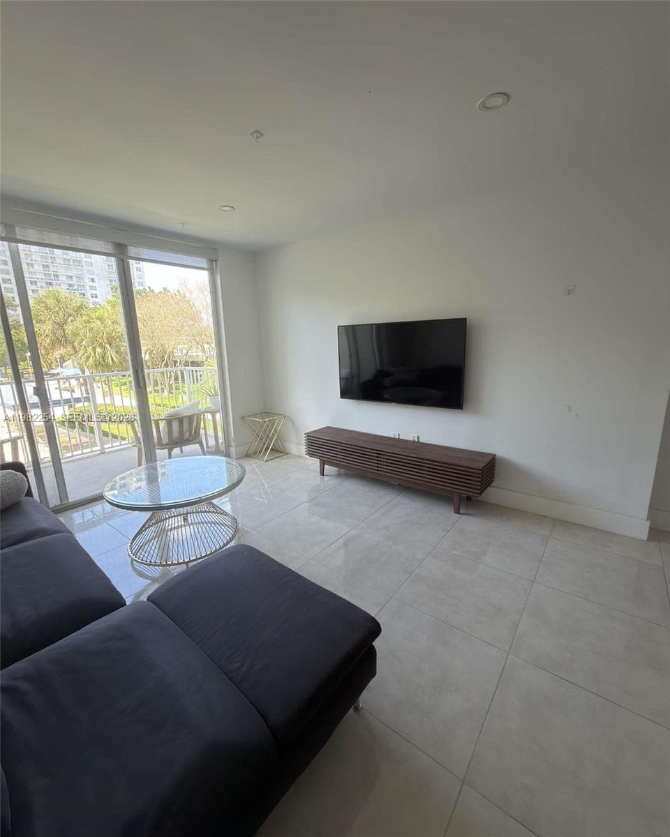 ADMIRALS PORT CONDO WEST · #212E in Aventura - Photo 3
