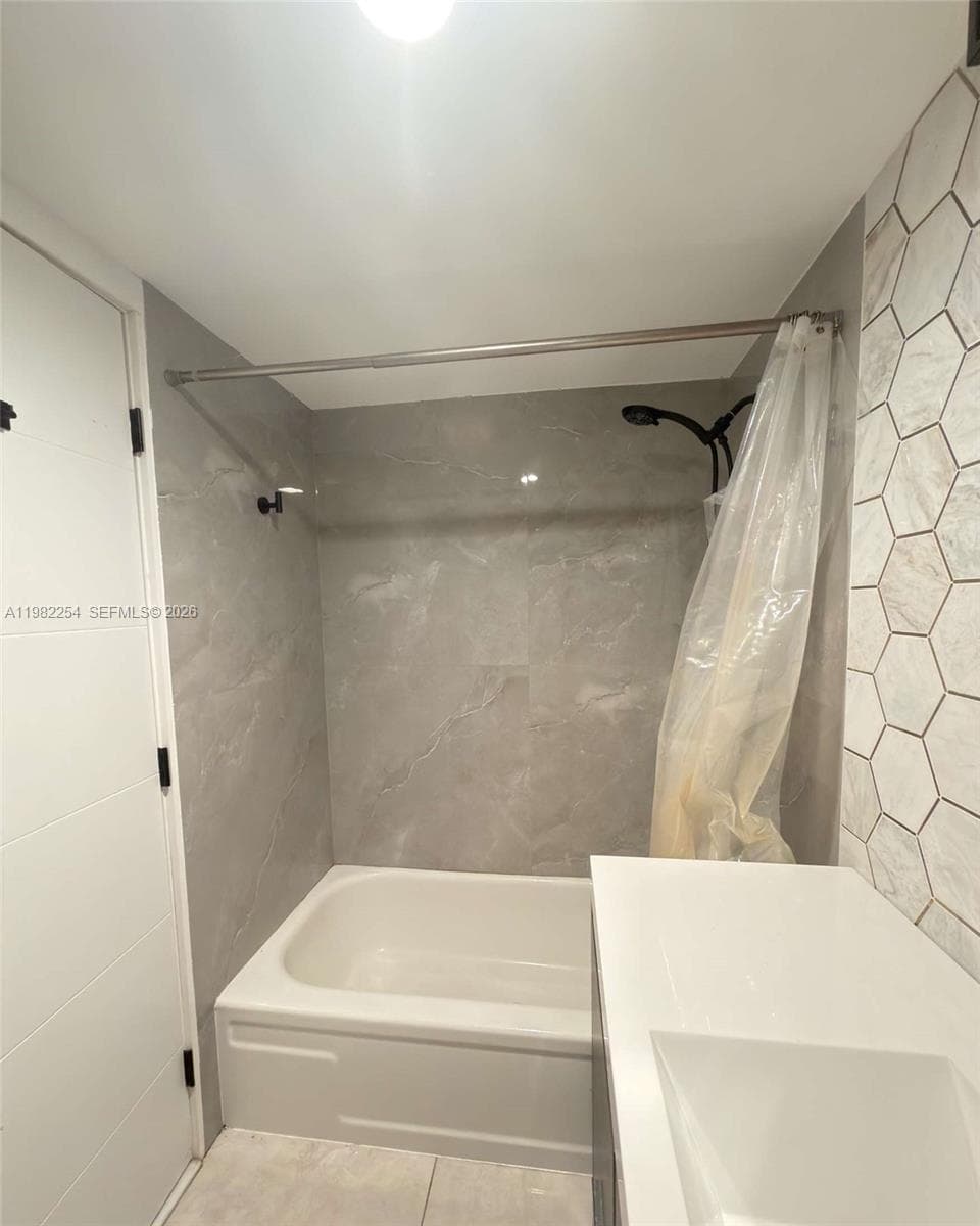 ADMIRALS PORT CONDO WEST · #212E in Aventura - Photo 15