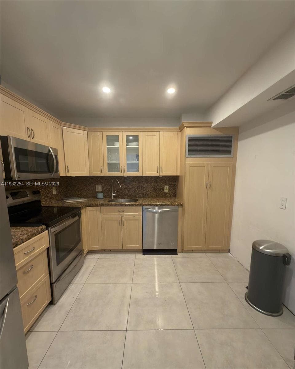 ADMIRALS PORT CONDO WEST · #212E in Aventura - Photo 8