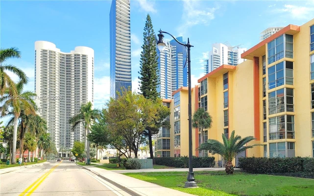 Avila South Condo · #234 in Sunny Isles Beach - Photo 12