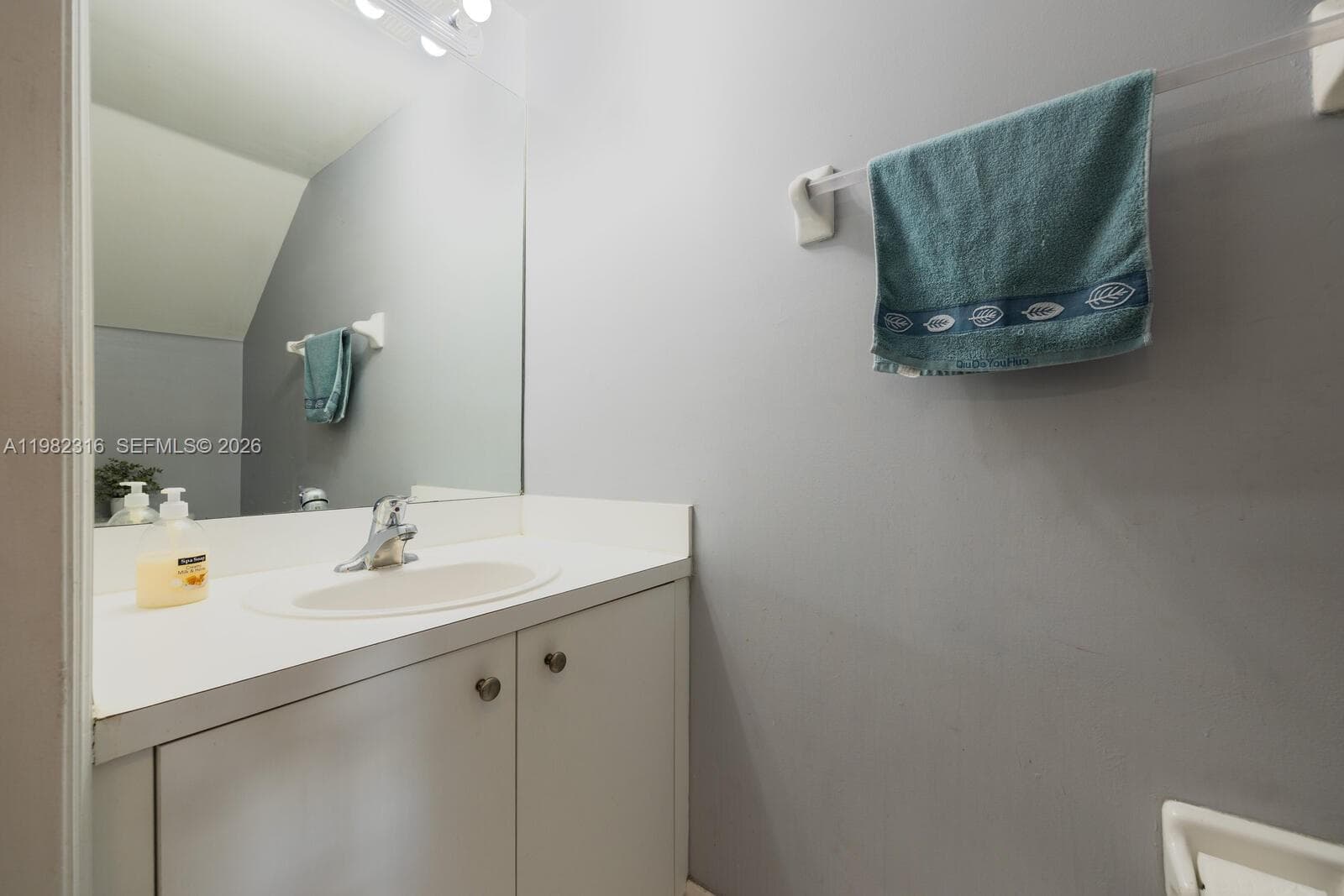 3335 NE 13th Cir Dr # 27 #105-27 photo 10