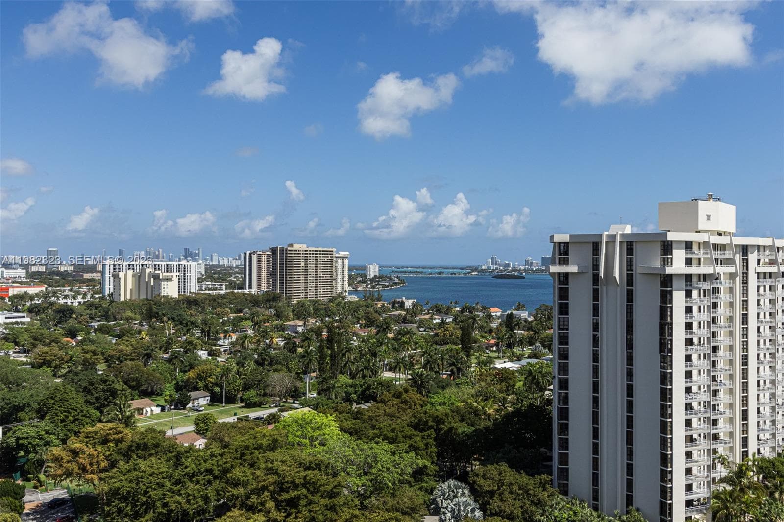 TOWERS OF QUAYSIDE CONDO · #PH11 in Miami - Photo 2