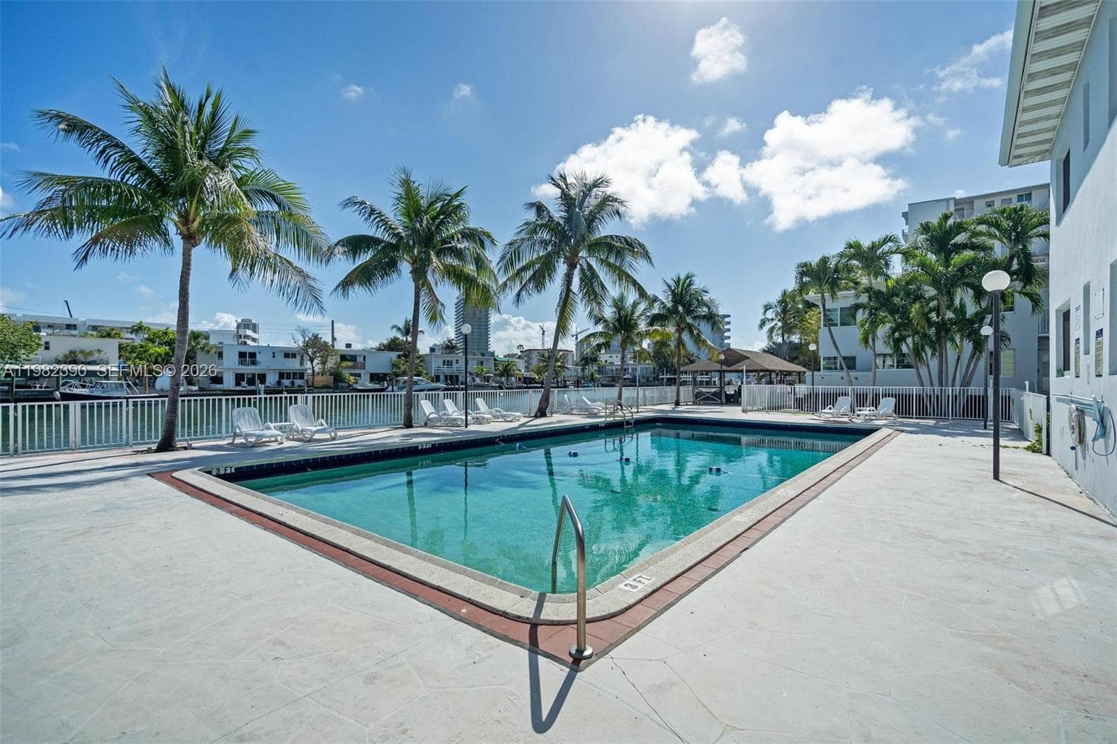ISLAND POINT SOUTH CONDO · #11 in Miami Beach - Photo 4