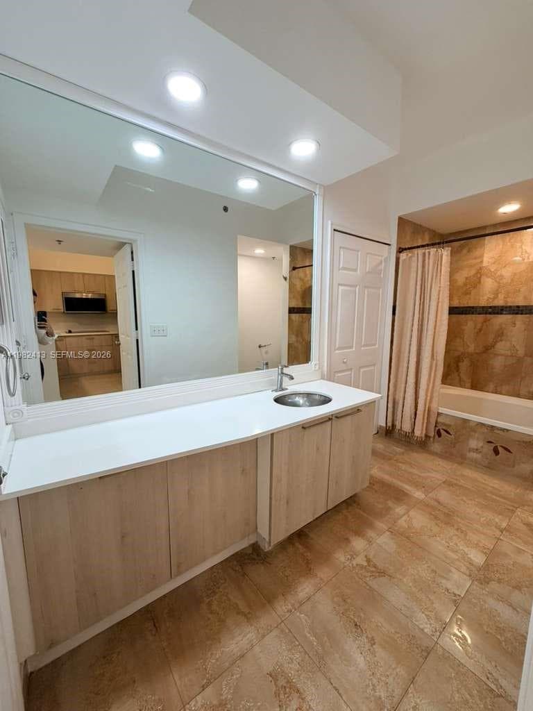 VILLAGE BY THE BAY · #6102 in Aventura - Photo 8