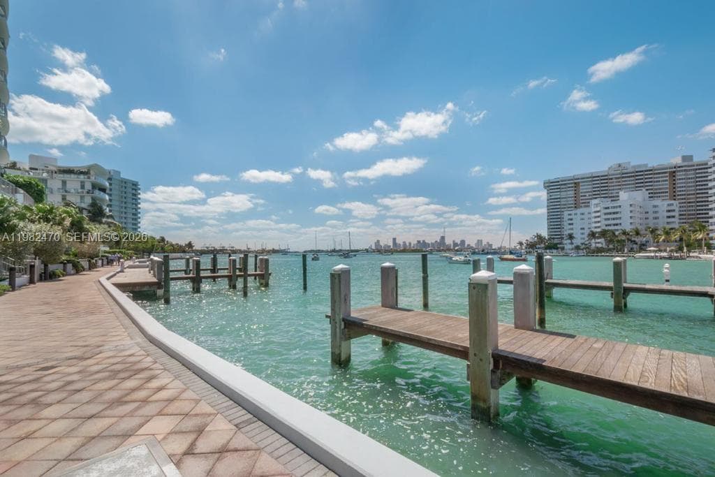 CAPRI SOUTH BEACH · #1101 in Miami Beach - Photo 31