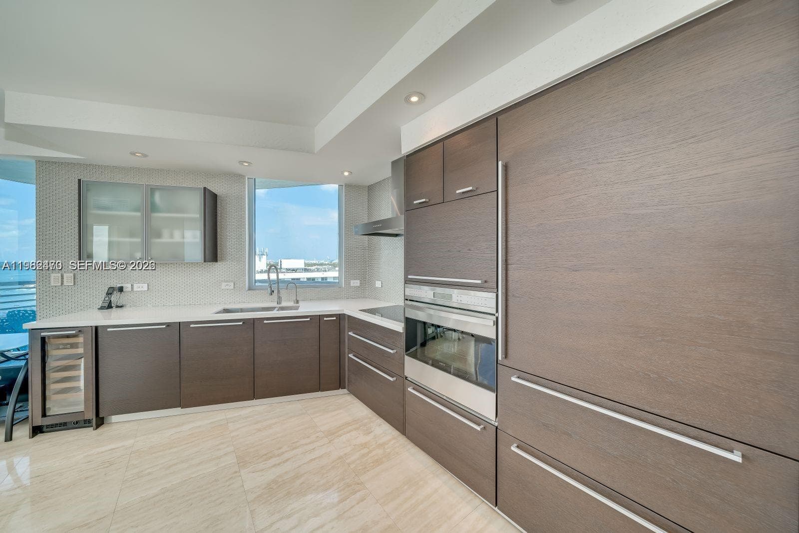 CAPRI SOUTH BEACH · #1101 in Miami Beach - Photo 4