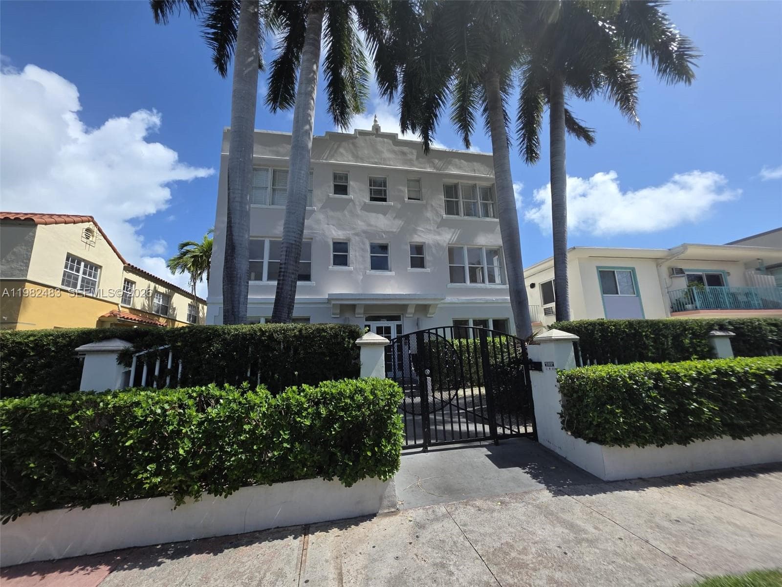 PENN PLAZA CONDO · #304 in Miami Beach - Photo 1