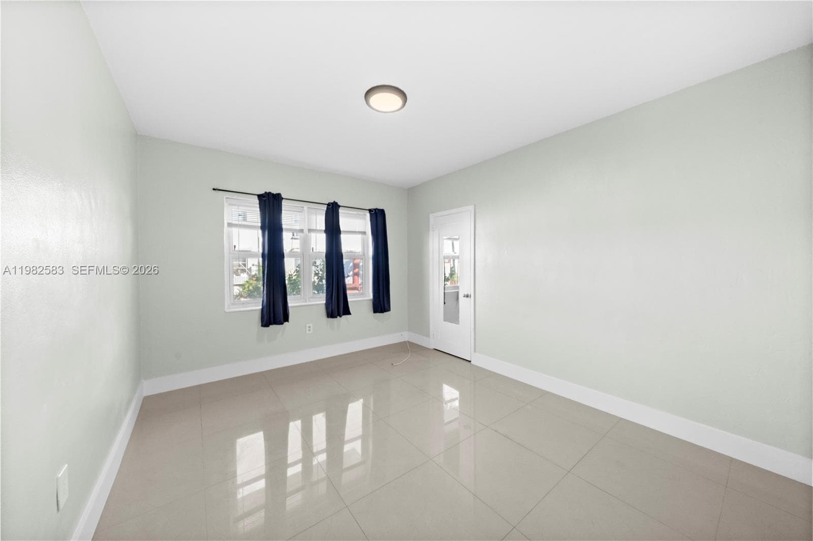 MARSEILLES CONDO · #21 in Miami Beach - Photo 13