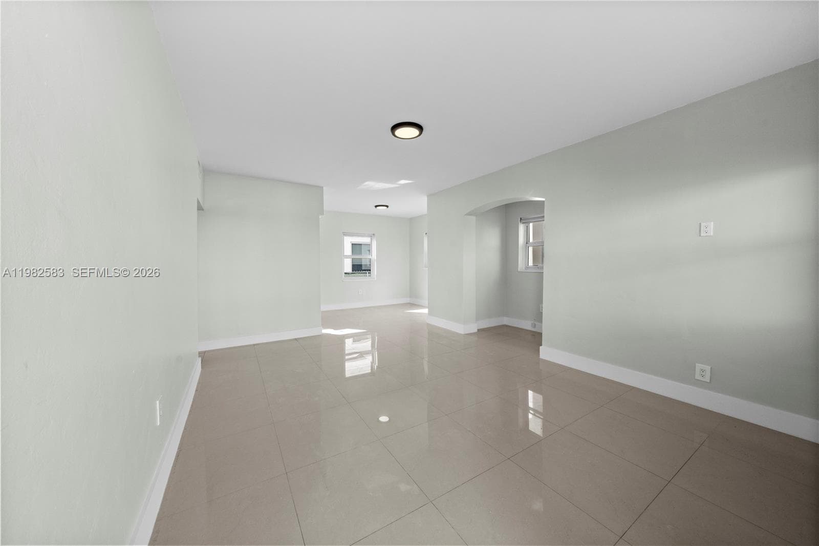 MARSEILLES CONDO · #21 in Miami Beach - Photo 3