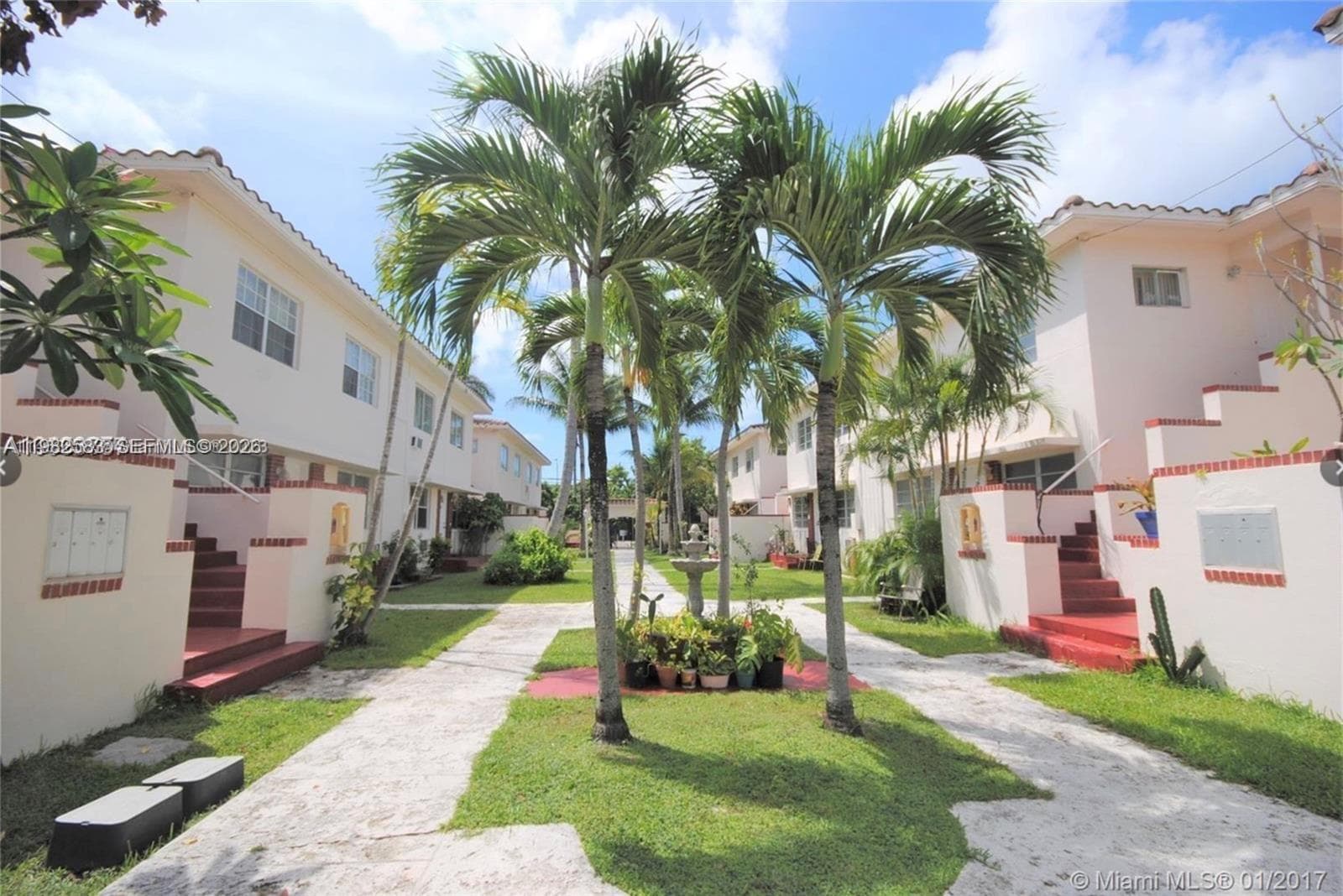 MARSEILLES CONDO · #21 in Miami Beach - Photo 1