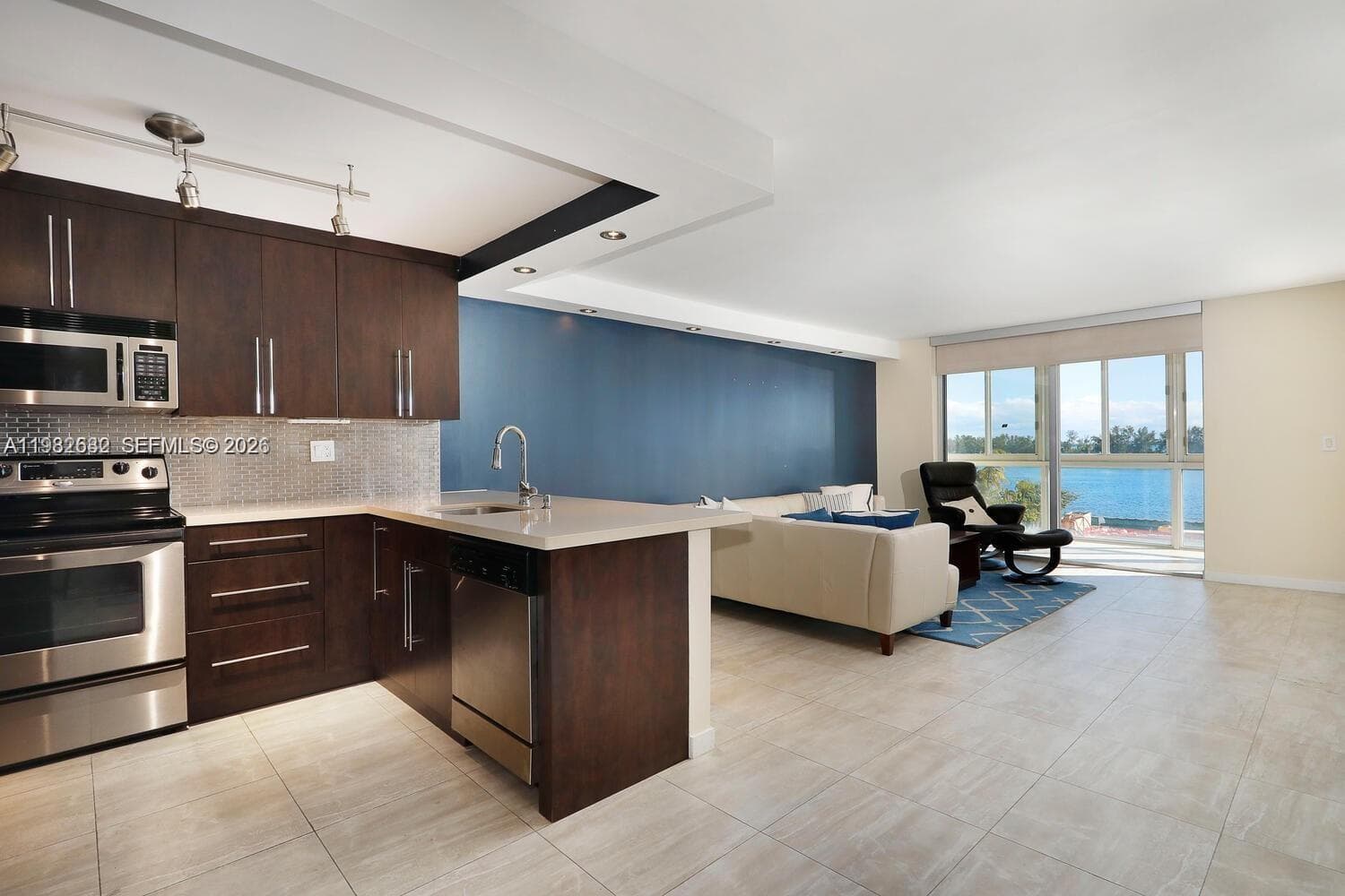 BRICKELL 25 CONDO · #502 in Miami - Photo 4