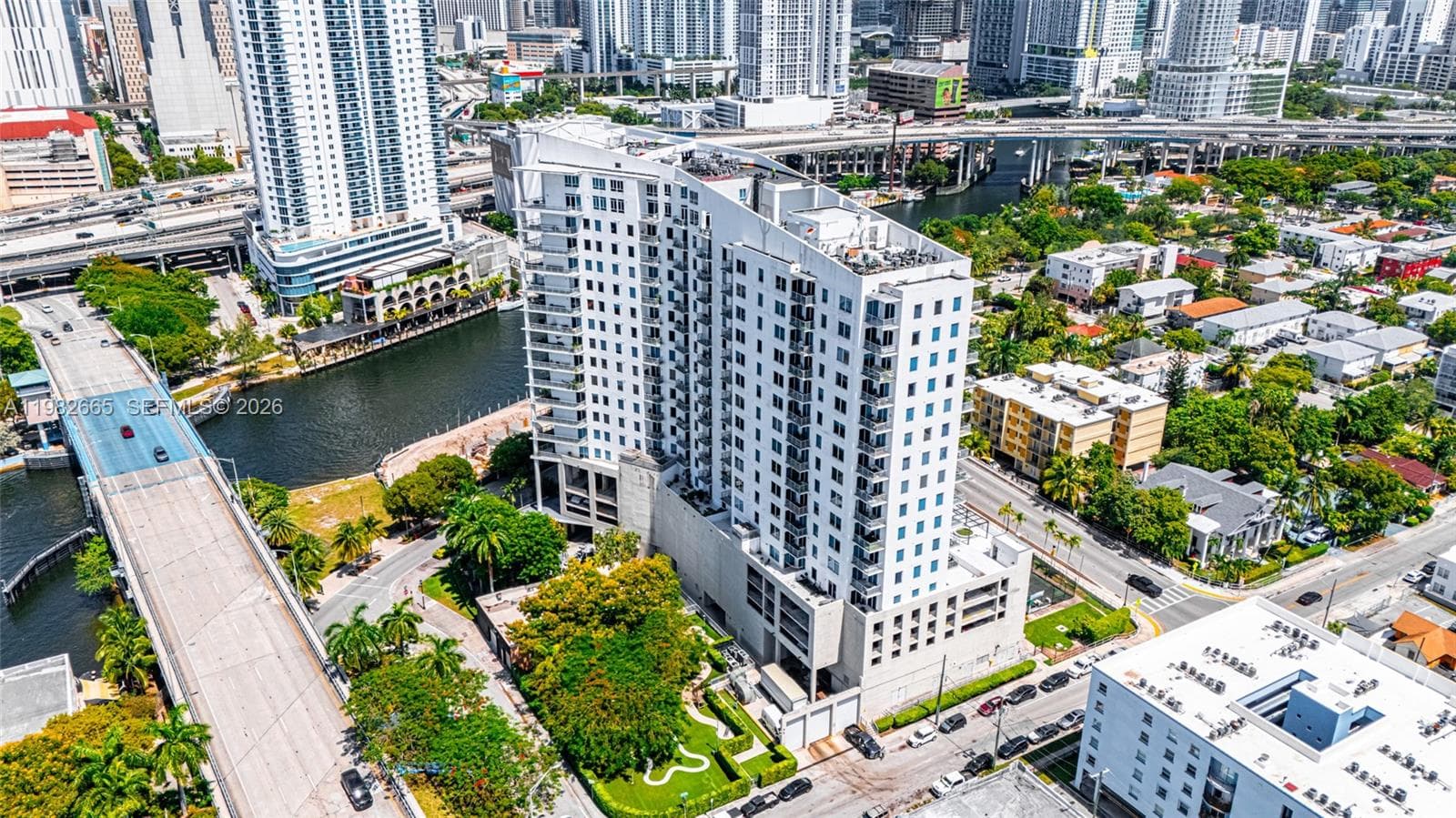 NEO CONDO · #1512 in Miami - Photo 44