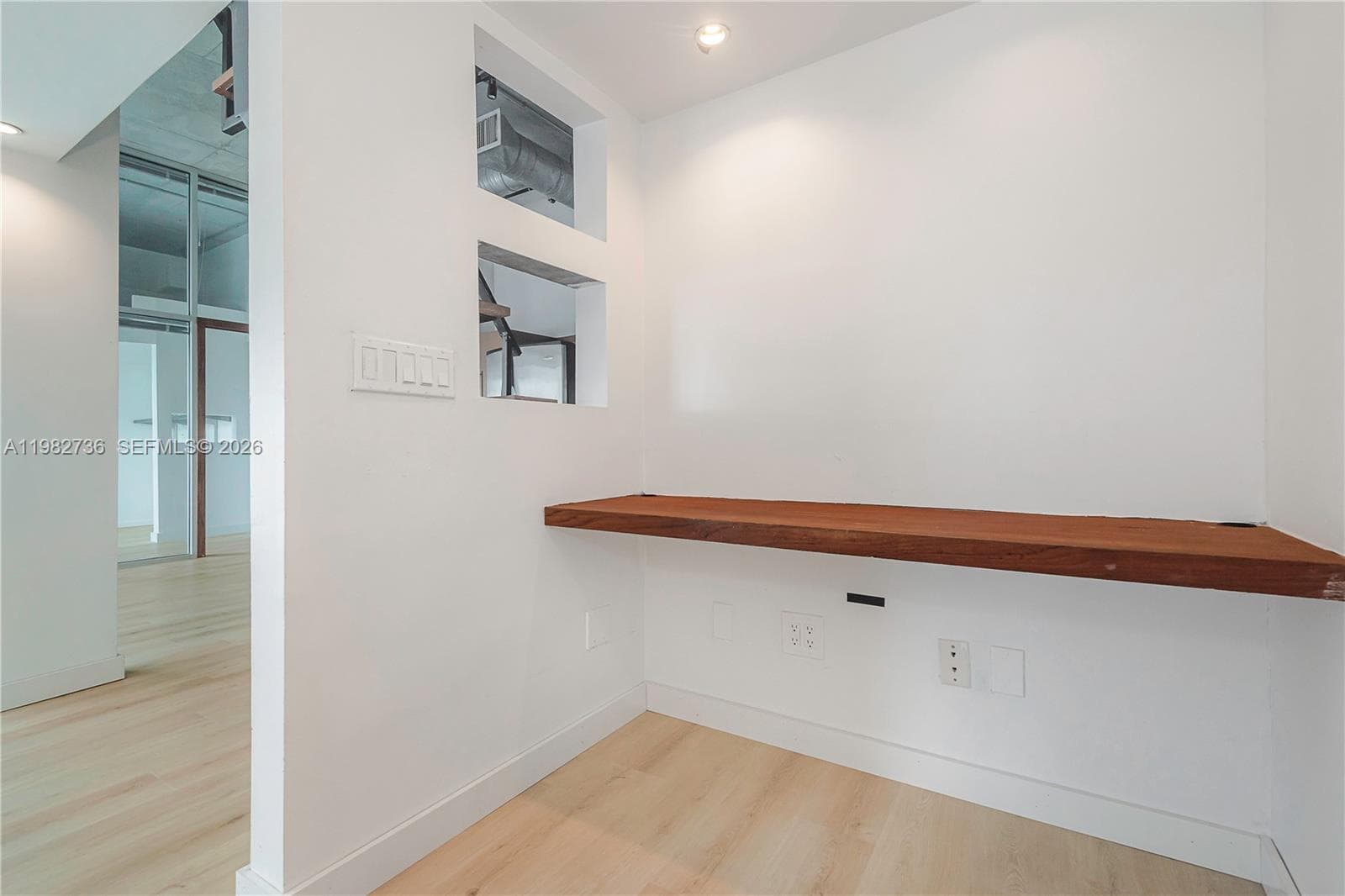 Built-in desk nook