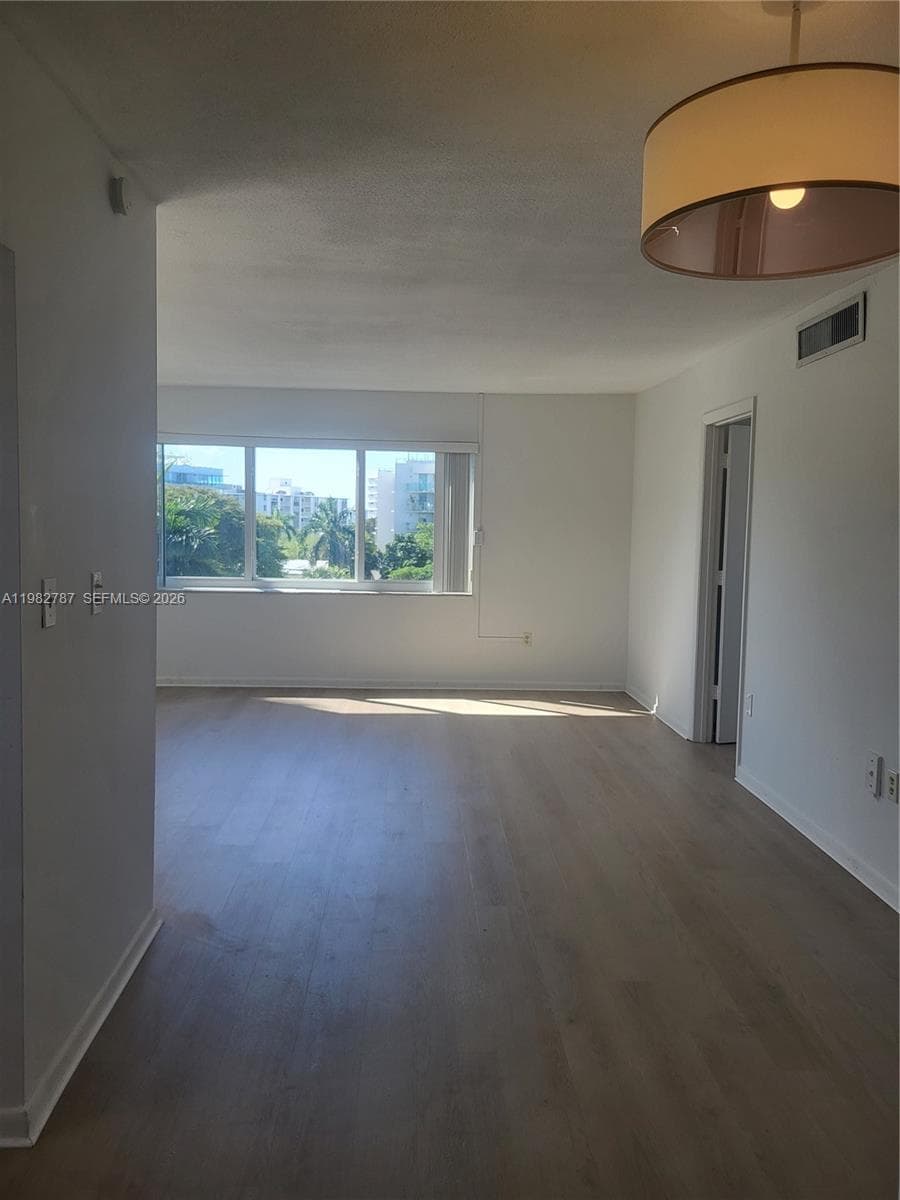 Chatillon Hall Condo · #503 in Bay Harbor Islands - Photo 1