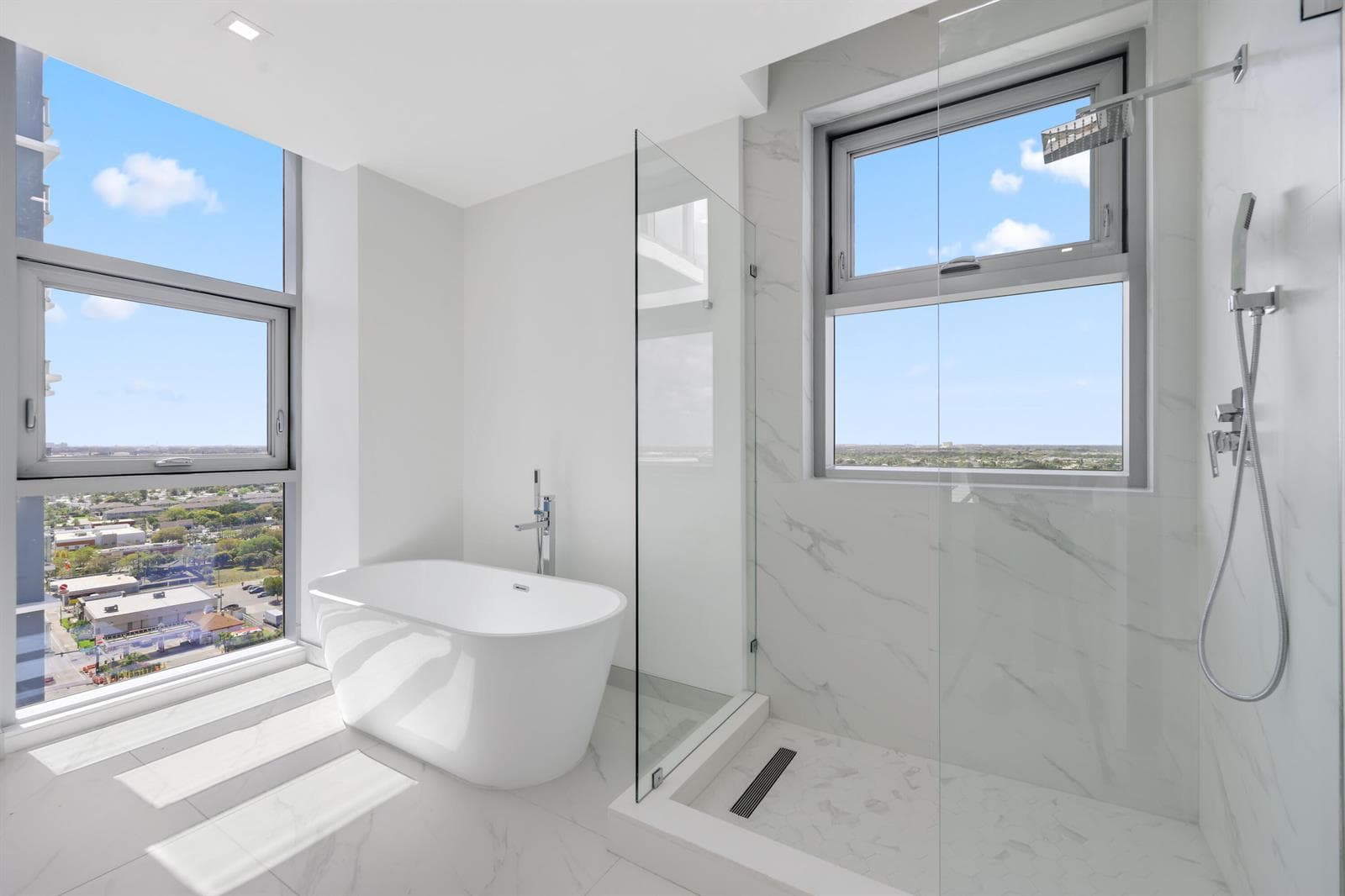 220 Lake Shore Drive - 46.jpg-FULL