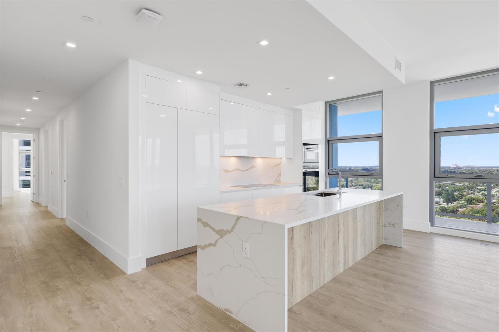 220 Lake Shore Drive - 11.jpg-FULL