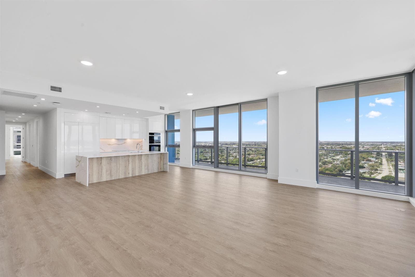 220 Lake Shore Drive - 8.jpg-FULL