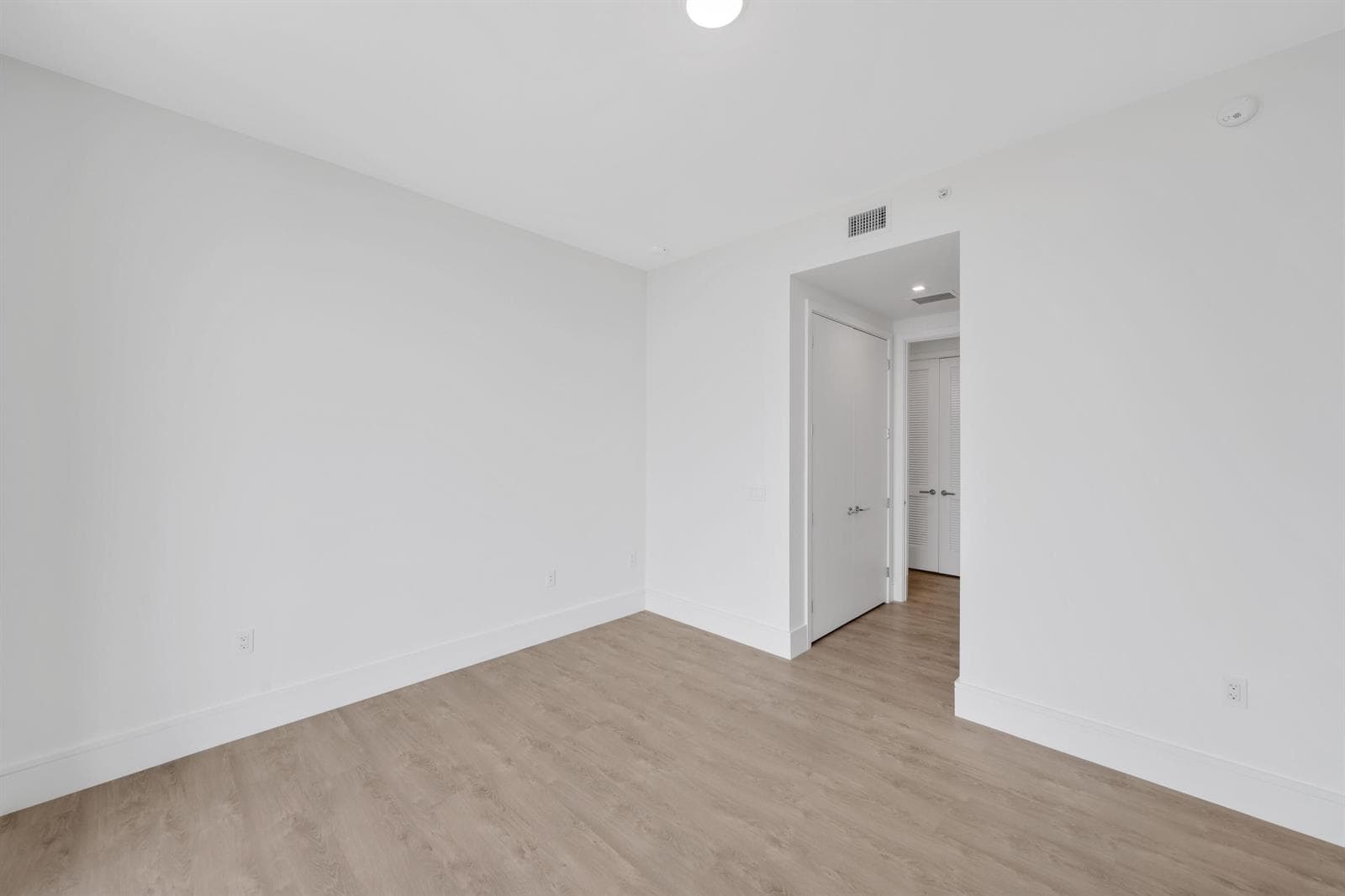 220 Lake Shore Drive - 33.jpg-FULL