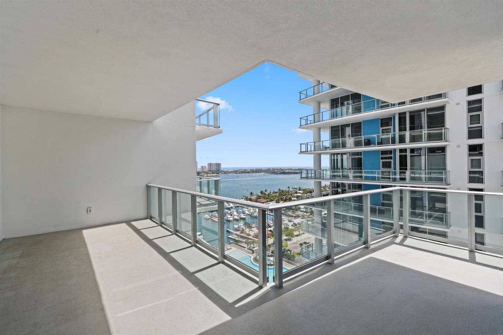 220 Lake Shore Drive - 39.jpg-FULL