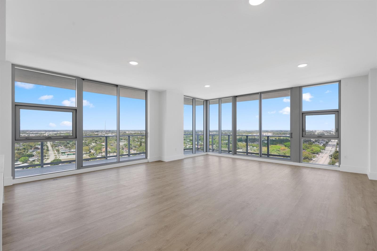 220 Lake Shore Drive - 2.jpg-FULL